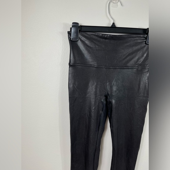 Spanx Shape Black Faux Leather Leggings Size M - Picture 3 of 15